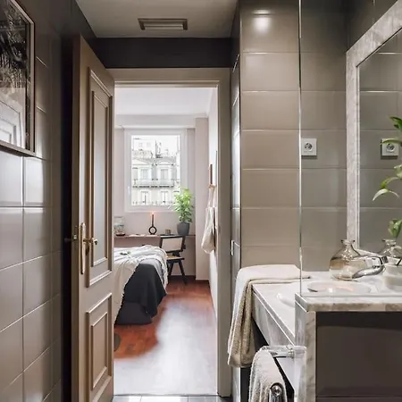 Apartment Zamba - 2 Bedroom In Passeig De Gracia *